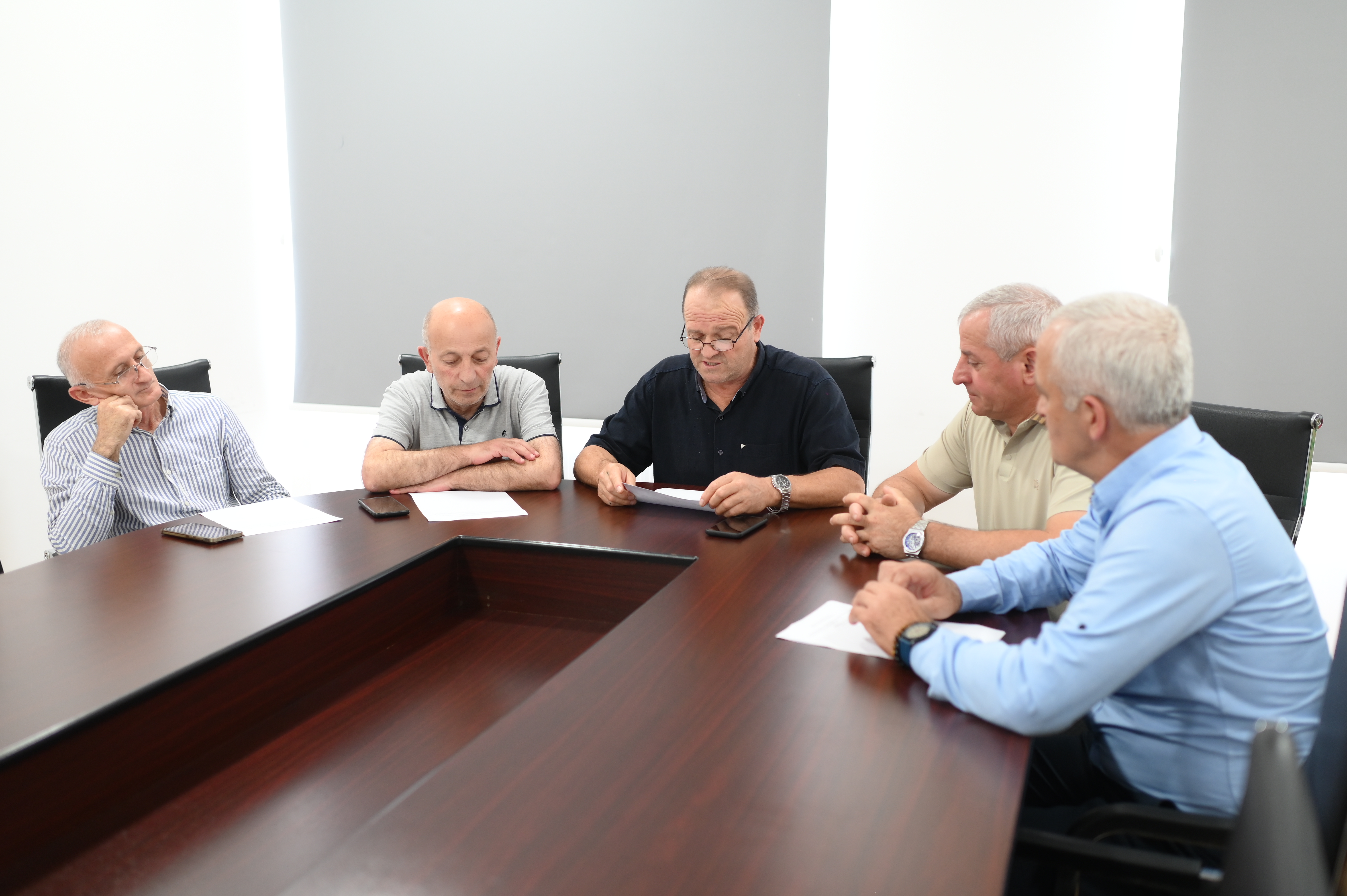 დღეს მუდმივმოქმედი კომისიის სხდომები გაიმართა